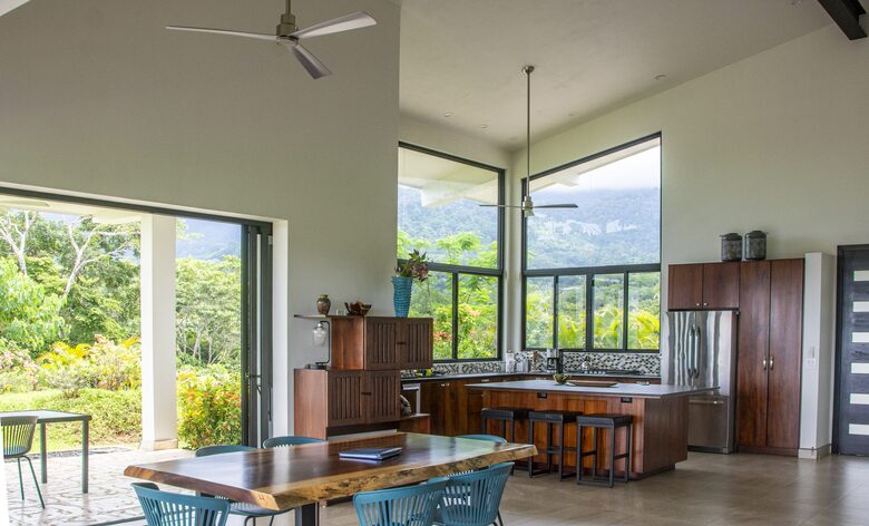 Casa Cascada Panoramic Views and Expansive kitchen - Ojochal, Costa Rica