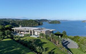 Oke Beach House - Hikurangi, New Zealand