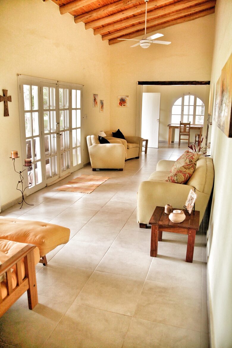 Spacious Farm Villa Nestled in Vineyards - San Rafael, Argentina