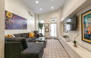 New Orleans Warehouse District Townhome: 2nd Wkend of Jazz Fest! Mardi Gras 2027 (Feb 4-10) available upon request as well. - New Orleans, Louisiana