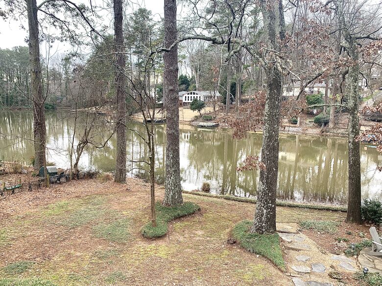 Atlanta Lakefront Tranquil Getaway - Roswell, Georgia
