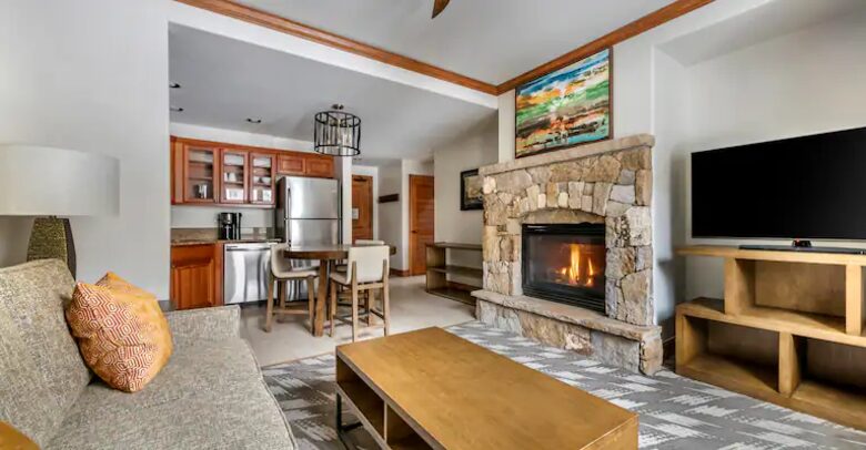 Hilton Grand Vacations Club Valdoro Mountain Lodge Breckenridge | One King Bedroom Suite - Breckenridge, Colorado