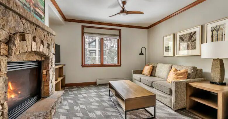 Hilton Grand Vacations Club Valdoro Mountain Lodge Breckenridge | One King Bedroom Suite - Breckenridge, Colorado
