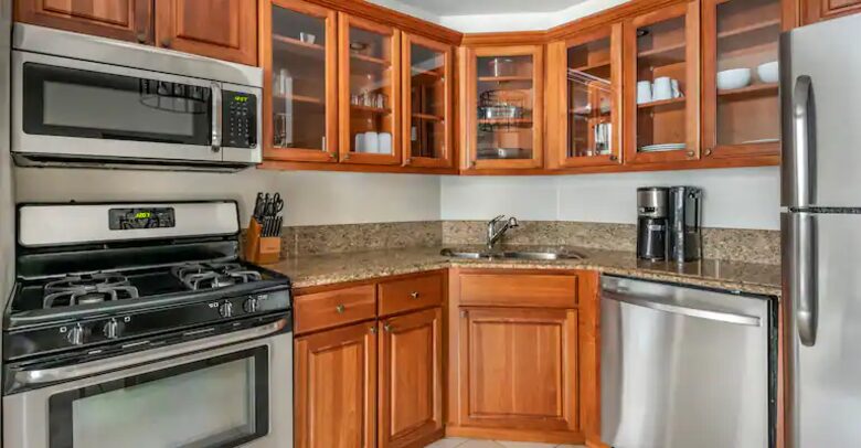 Hilton Grand Vacations Club Valdoro Mountain Lodge Breckenridge | One King Bedroom Suite - Breckenridge, Colorado