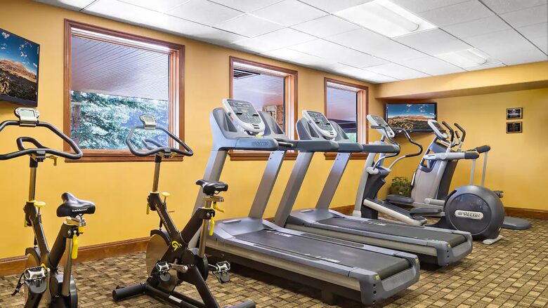 Hilton Grand Vacations Club Valdoro Mountain Lodge Breckenridge | One King Bedroom Suite - Breckenridge, Colorado
