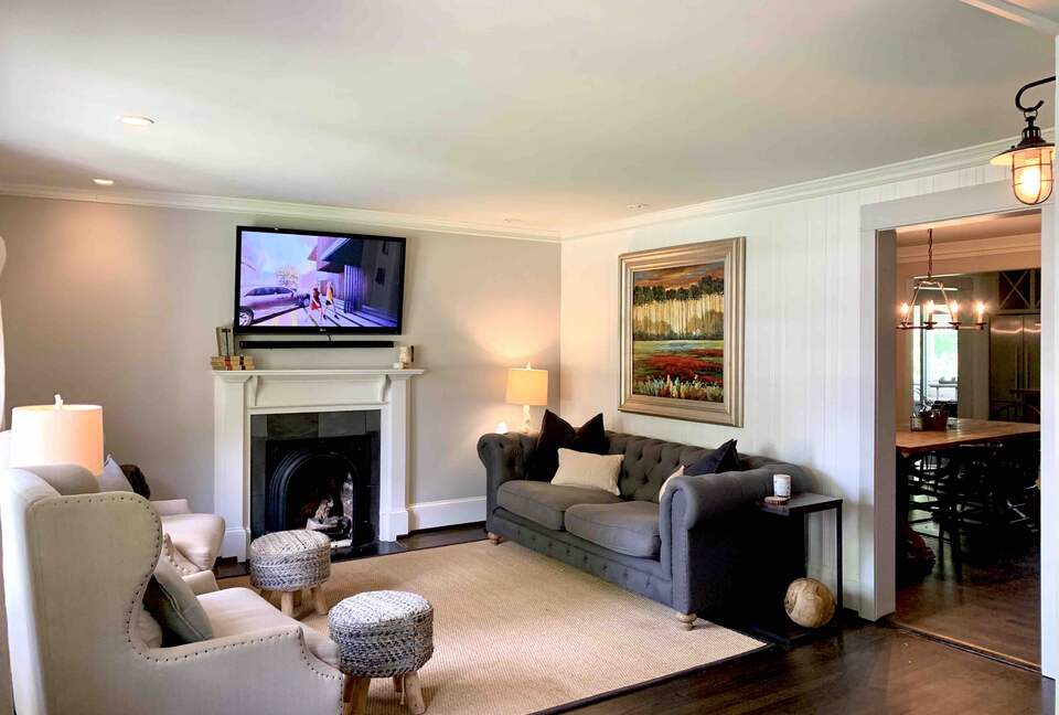 Cozy Cottage | Walk to Shops, Restaurants, Spas - Roswell, Georgia