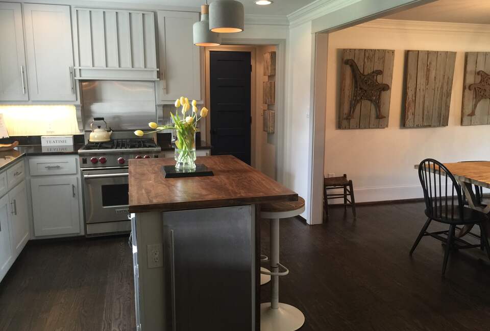 Cozy Cottage | Walk to Shops, Restaurants, Spas - Roswell, Georgia