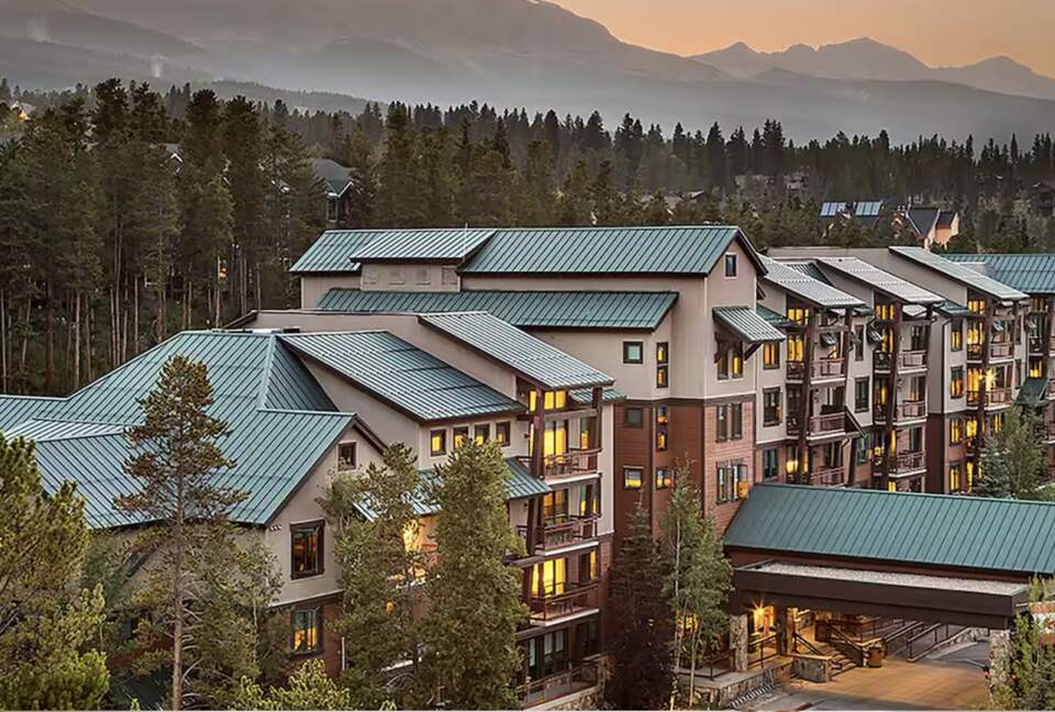 Hilton Grand Vacations Club Valdoro Mountain Lodge Breckenridge | One King Bedroom Suite - Breckenridge, Colorado