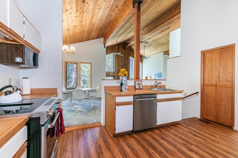Alpine Meadow Ski Home | Near Lake Tahoe - Alpine Meadows, California