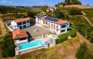 Villa SuSti - Agliano Terme, Italy