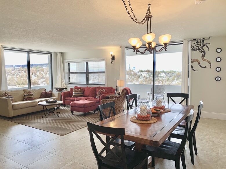 Chic Ocean Front 3-Bedroom Condo with a Pool - Fort Walton Beach, Florida