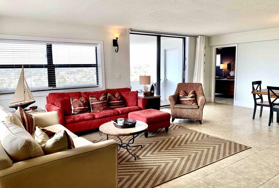 Chic Ocean Front 3-Bedroom Condo with a Pool - Fort Walton Beach, Florida