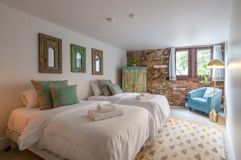 Exclusive 6 bed, 6 bath residence in Old Montreal - Montreal, Canada