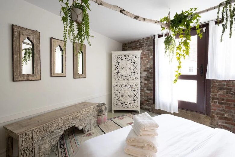 Exclusive 6 bed, 6 bath residence in Old Montreal - Montreal, Canada