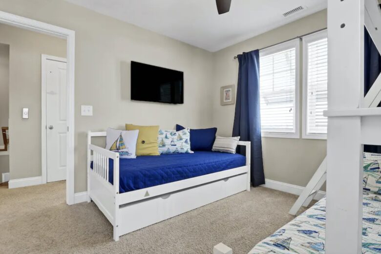 Sunrise Sands | Beachfront Retreat with Elevator - North Topsail Beach, North Carolina