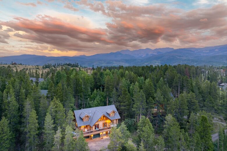 Winter Park Luxury Log Home | Hot Tub | Arcade |Amazing Views - Fraser, Colorado