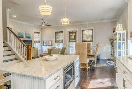 Modern home w/ shared pool | 8 minute walk to beach - Santa Rosa Beach, Florida