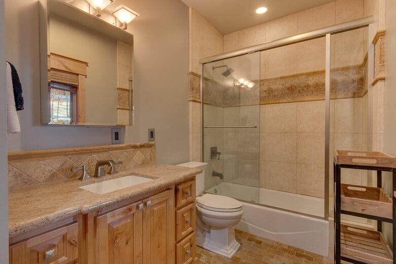 Timber Lodge | With arcade, foosball, spa, 5 minutes to Heavenly Ski Resort - South Lake Tahoe, California