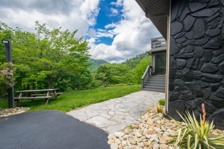 Modern Maggie Valley Getaway - Maggie Valley, North Carolina