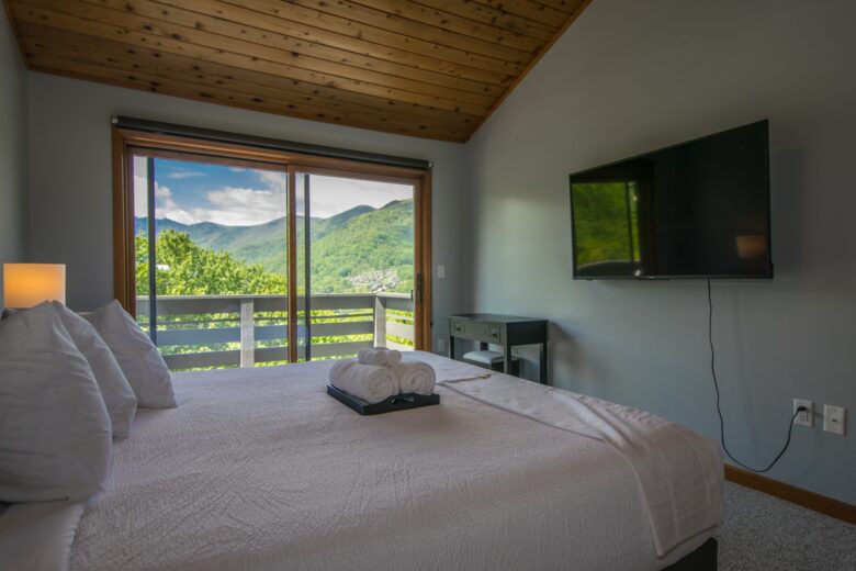 Modern Maggie Valley Getaway - Maggie Valley, North Carolina