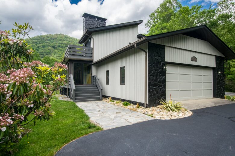 Modern Maggie Valley Getaway - Maggie Valley, North Carolina