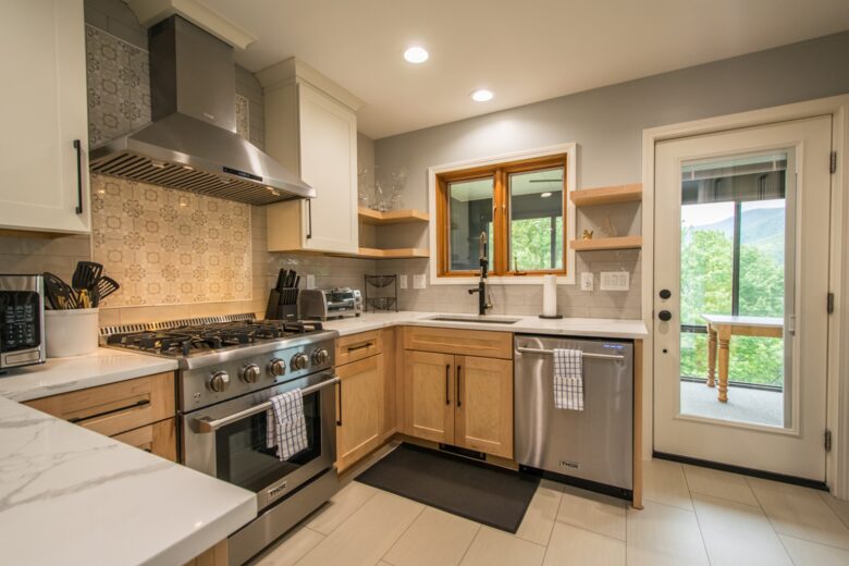 Modern Maggie Valley Getaway - Maggie Valley, North Carolina