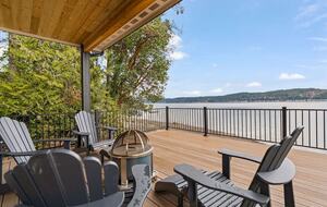 Luxury Hood Canal Beachfront Home w/ Large Deck & Kayaks! - Belfair, Washington