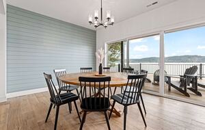 Luxury Hood Canal Beachfront Home w/ Large Deck & Kayaks! - Belfair, Washington