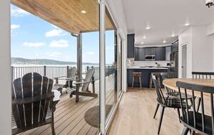 Luxury Hood Canal Beachfront Home w/ Large Deck & Kayaks! - Belfair, Washington