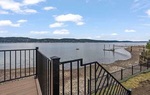Luxury Hood Canal Beachfront Home w/ Large Deck & Kayaks! - Belfair, Washington