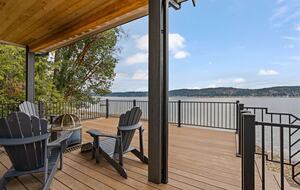 Luxury Hood Canal Beachfront Home w/ Large Deck & Kayaks! - Belfair, Washington