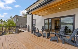 Luxury Hood Canal Beachfront Home w/ Large Deck & Kayaks! - Belfair, Washington