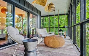Luxury Riverfront Bungalow - Minutes to Downtown - Knoxville, Tennessee