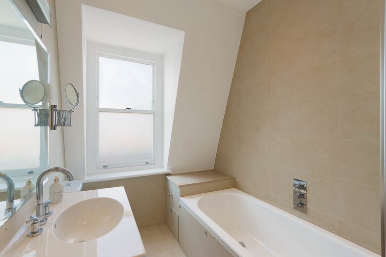 Luxury Kensington Apartment - London, United Kingdom