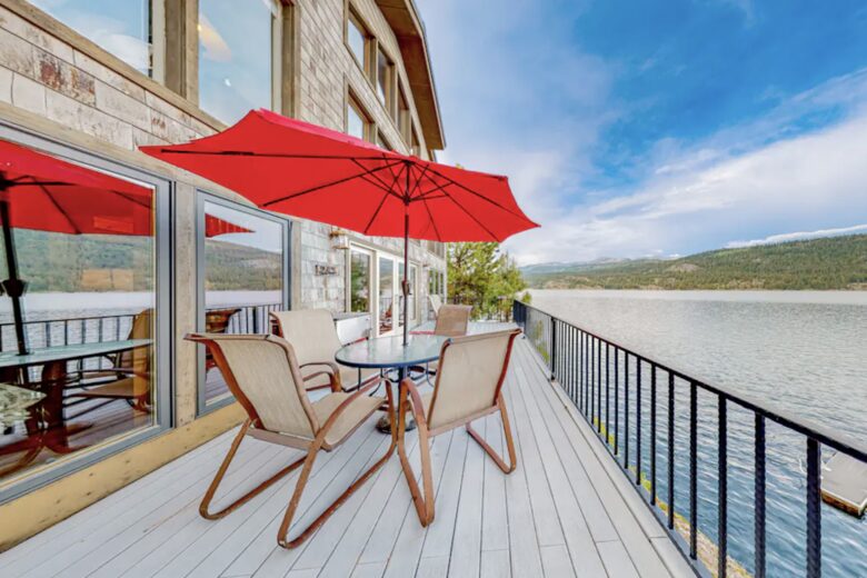 McCall Lakeside Chalet | With a dock, firepit, stunning interior, & grill - skiing access - MaCall, Idaho