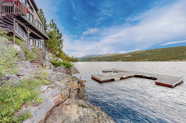McCall Lakeside Chalet | With a dock, firepit, stunning interior, & grill - skiing access - MaCall, Idaho