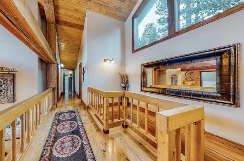 McCall Lakeside Chalet | With a dock, firepit, stunning interior, & grill - skiing access - MaCall, Idaho