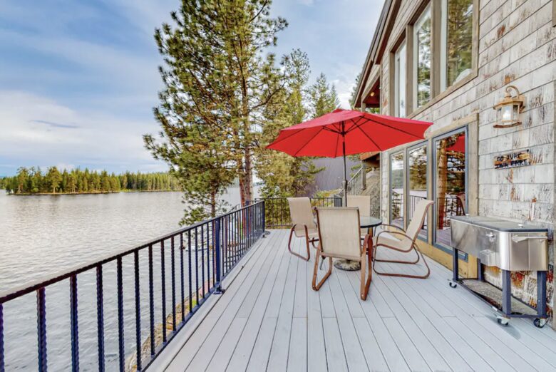 McCall Lakeside Chalet | With a dock, firepit, stunning interior, & grill - skiing access - MaCall, Idaho