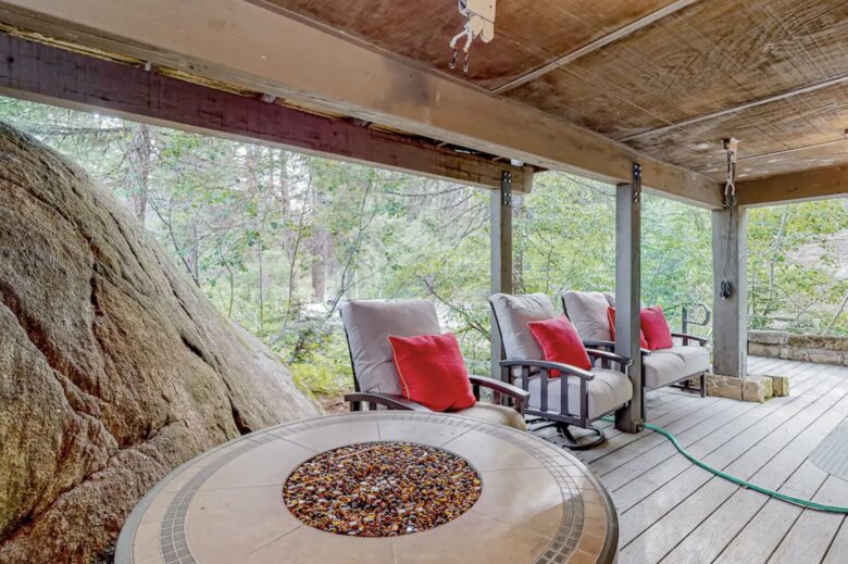 McCall Lakeside Chalet | With a dock, firepit, stunning interior, & grill - skiing access - MaCall, Idaho