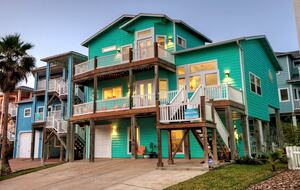 Family Friendly Port Aransas Getaway | With ocean views, beach boardwalk, & pool - Port Aransas, Texas