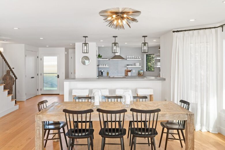 Top Floor Oceanfront Retreat, a Short 3-5 Minute Walk to the Beach - Solana Beach, California