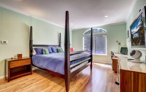 Chateau de Corbeau - South Lake Tahoe, California