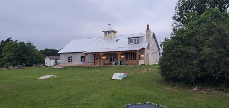 Brenham-Home/Barn | Amazing place to stay! - Brenham, Texas