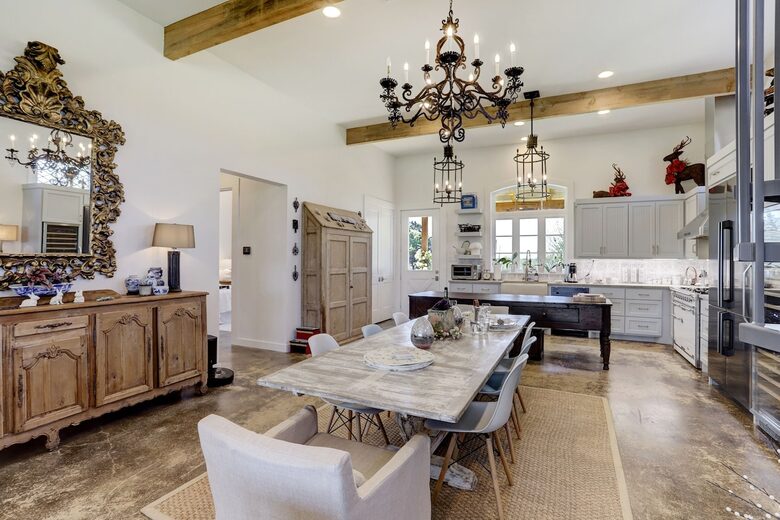 Brenham-Home/Barn | Amazing place to stay! - Brenham, Texas