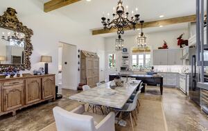 Brenham-Home/Barn & "Little Spot of Heaven" Vacation Retreat - Brenham, Texas