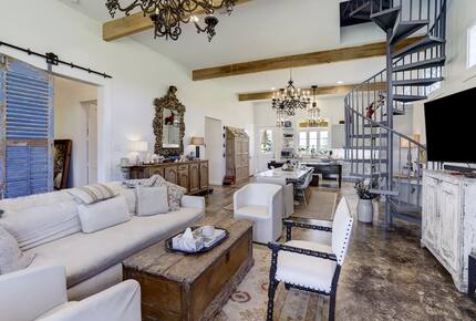 Brenham-Home/Barn | Amazing place to stay! - Brenham, Texas
