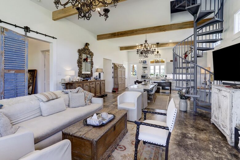 Brenham-Home/Barn | Amazing place to stay! - Brenham, Texas