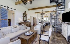Brenham-Home/Barn & "Little Spot of Heaven" Vacation Retreat - Brenham, Texas