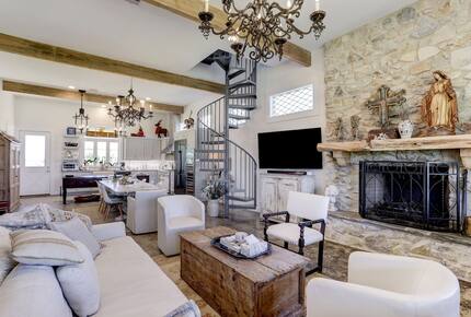 Brenham-Home/Barn | Amazing place to stay! - Brenham, Texas