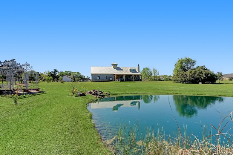 Brenham-Home/Barn | Amazing place to stay! - Brenham, Texas